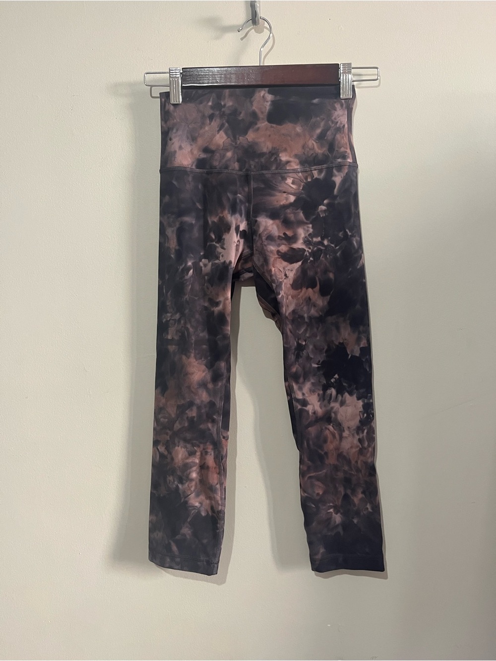 Lululemon Align Diamond Dye Crop Leggings size 4 23’
